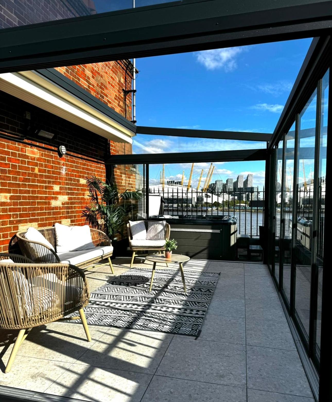 3 X Bedroom Riverside Flat With Hot Tub On Roof Terrace Londyn Zewnętrze zdjęcie